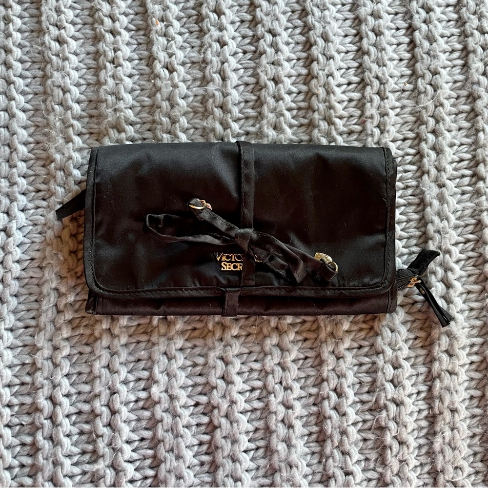 Victoria’s Secret Makeup Bag 🤍